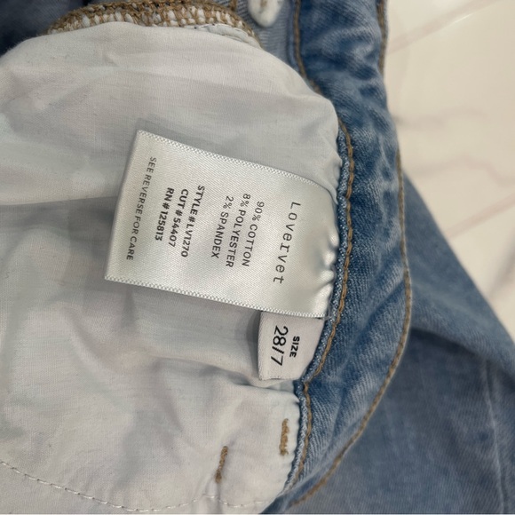 Lovervet by Vervet High Rise Jeans with a Medium Blue Wash. Size 28/7 - Picture 11 of 14